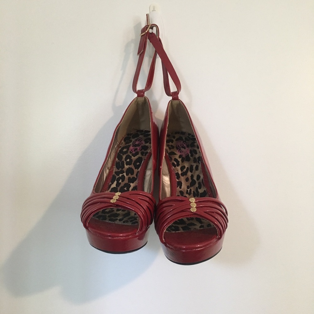 Red Retro Wedges